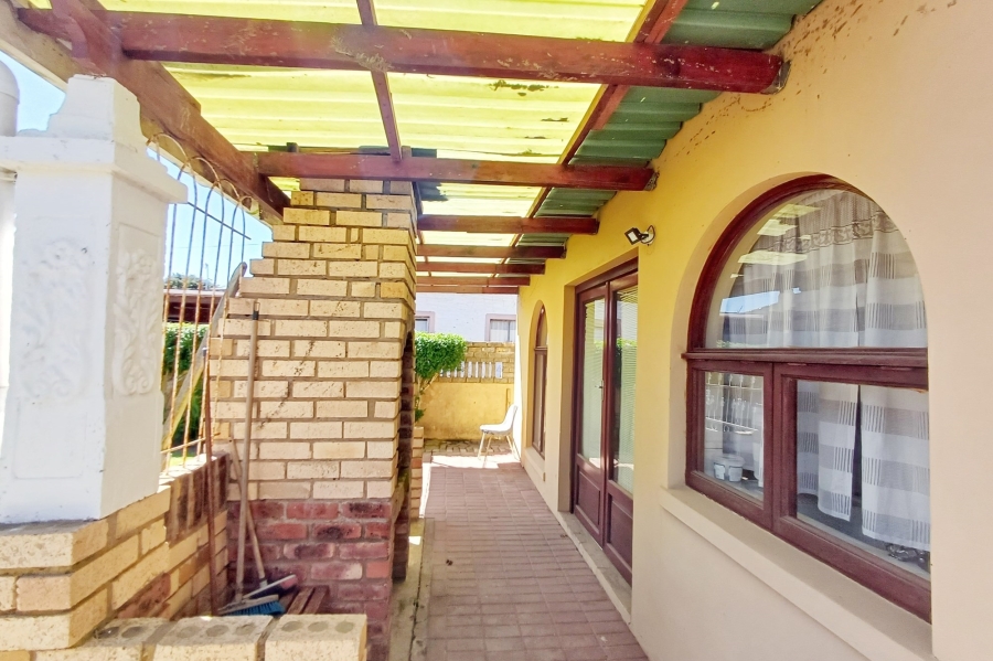 4 Bedroom Property for Sale in Delvillepark Western Cape